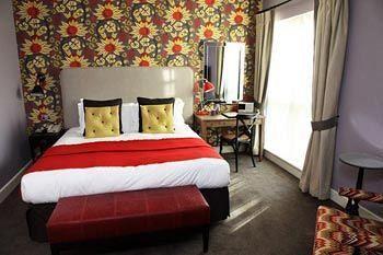 Отель The Alma 4*